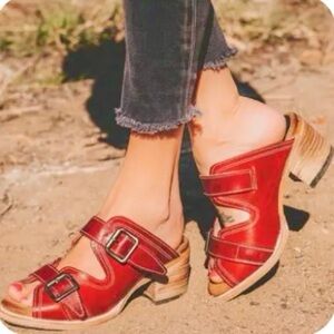 Freebird by Steven Red Crocodile Caprice Sandals Women’s size 8